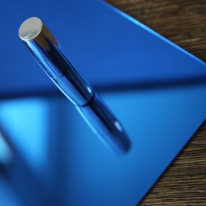 Plexi lustro niebieskie 1,9mm, format 600x400mm - odbicie